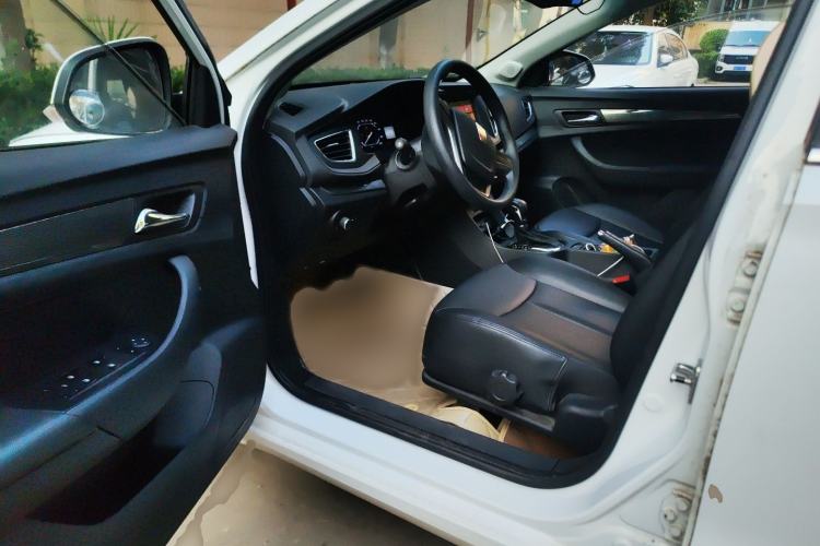 Used Roewe 360 2015 1.5L Automatic Luxury Edition
