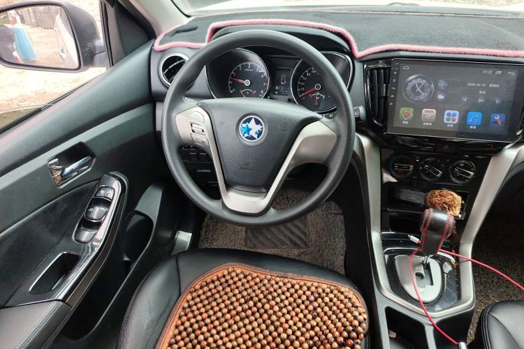 Used Venucia T70 2016 2.0L CVT Smart Choice Edition Steering Wheel