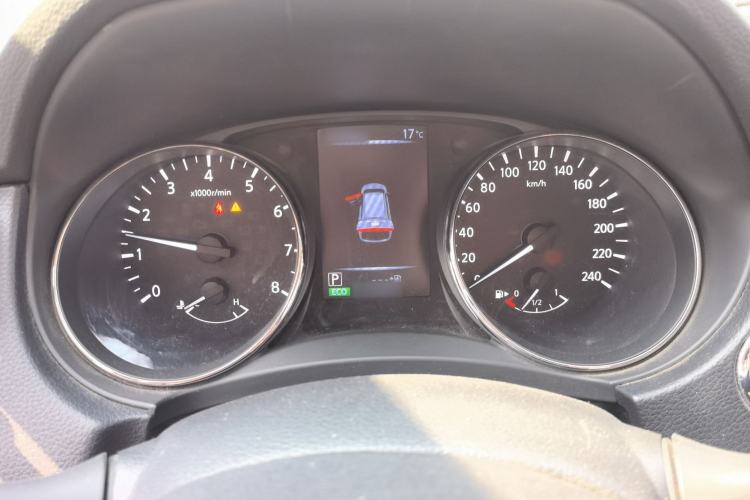 Used Nissan X-Trail 2017 2.5L CVT Leading Edition 4WD
