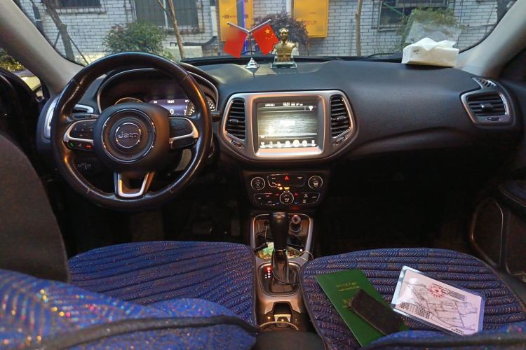 Used Jeep Compass 2017 200T Automatic Family Edition Center Console