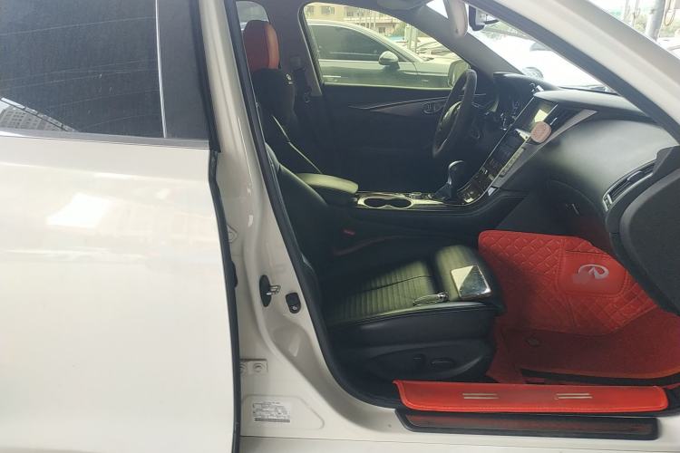 Used Infiniti Q50 2014 3.7L Luxury Sport Edition