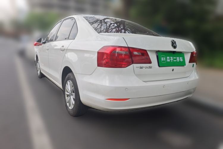 Used Volkswagen Jetta 2015 Value Edition 1.6L Automatic Fashion Version Rear Left 45 Deg