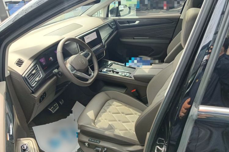 Used Volkswagen Viloran 2024 380TSI Premium Edition Left Front Seat