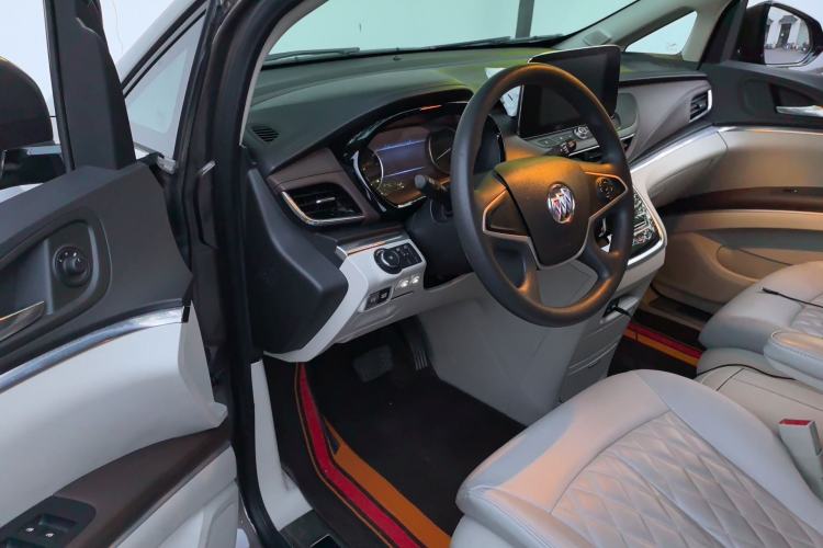 Used Buick GL8 2023 Land Executive Class Comfort Model
