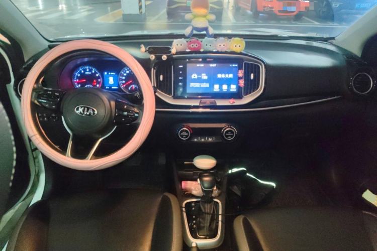 Used Kia kx1 Stonic 2019 1.4L Automatic Fun Edition China VI Center Console