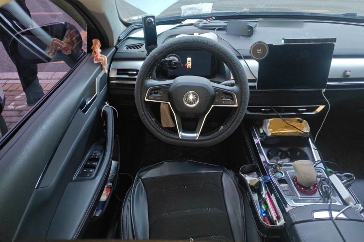 Used BYD Qin Pro New Energy 2019 DM Super Edition 1.5TI Automatic Smart Connect X-Trail Model China VI Standard Steering Wheel