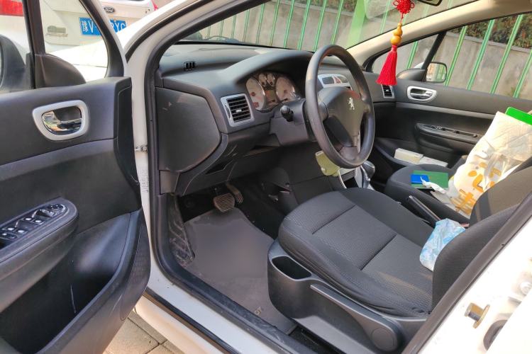 Used Peugeot 307 2012 Hatchback 1.6L Automatic Comfort Edition
