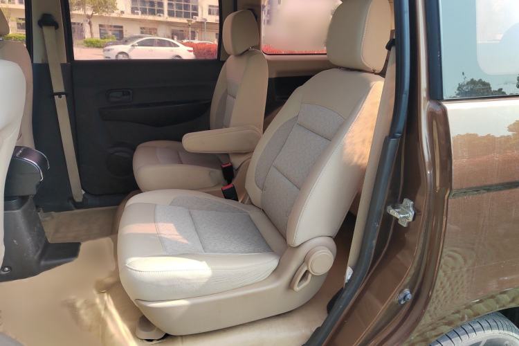 Used Wuling Hongguang 2016 1.5L S Comfort Version Interior 4