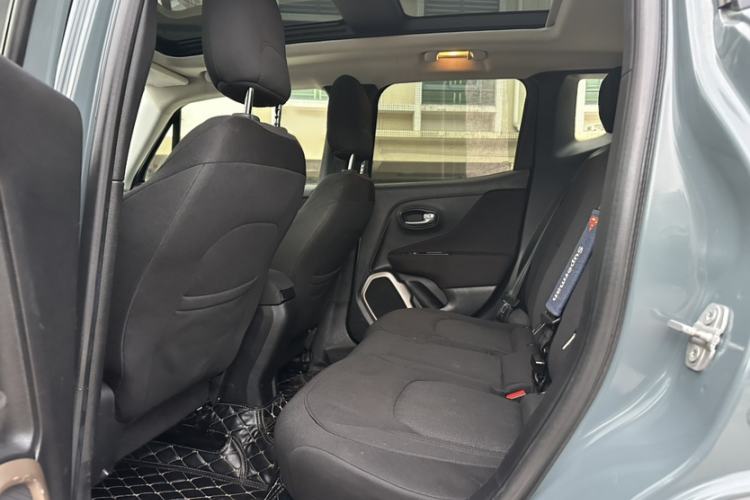 Used Jeep Renegade 2016 1.4T Automatic Jingneng Edition Interior 5
