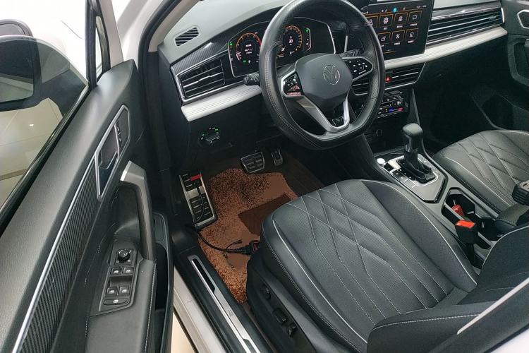 Used Volkswagen Tiguan L 2023 Restyled 330TSI Automatic Two-Wheel Drive R-Line Enhanced Comfort Version
