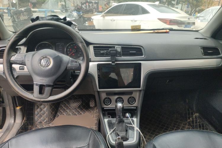 Used Volkswagen Lavida 2013 Revised Version 1.6L Automatic Luxury Edition