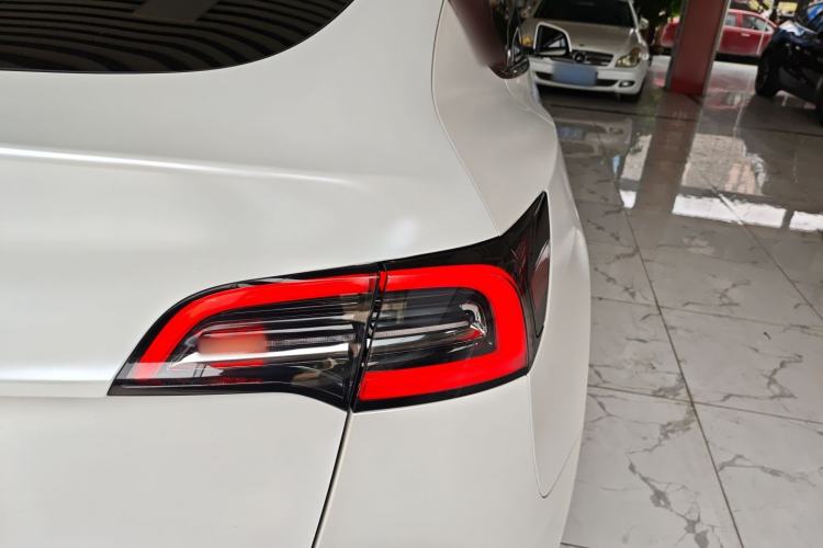 Used Tesla Model Y 2023 Rear-Wheel-Drive Version Right Rear Taillight