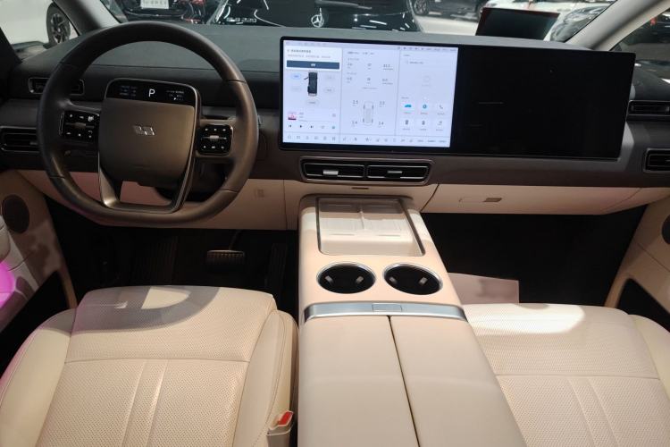 Used Li Auto MEGA 2024 Ultra Model
