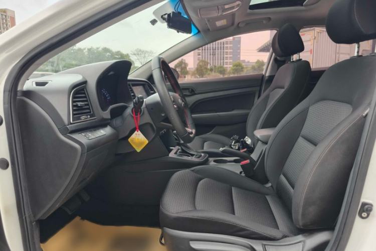 Used Hyundai Elantra (6th Generation / Lingdong) 2018 1.4T Dual-Clutch Xuan Dong · Dynamic Edition Interior 2