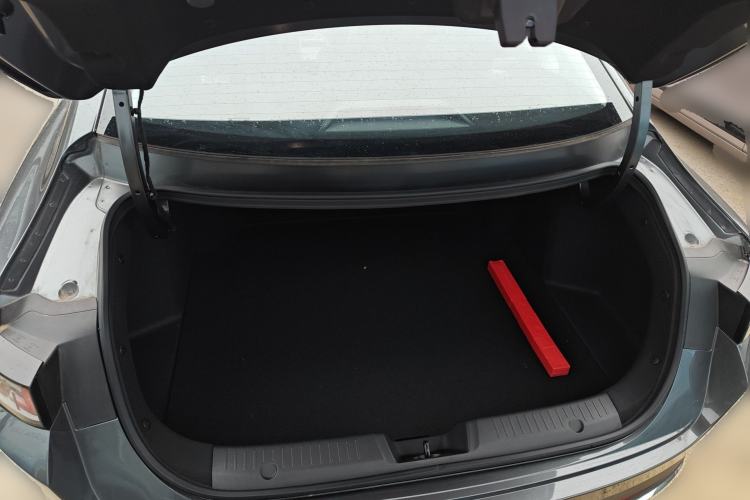 Used CHANGAN Eado 2025 Blue Whale 1.5T 500Bar Prestige Model Trunk