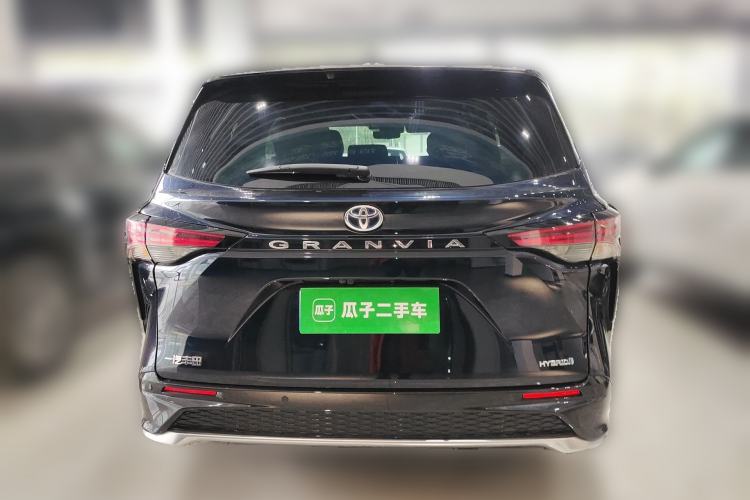 Used Toyota Granvia 2023 2.5L Hybrid Flagship VIP Edition