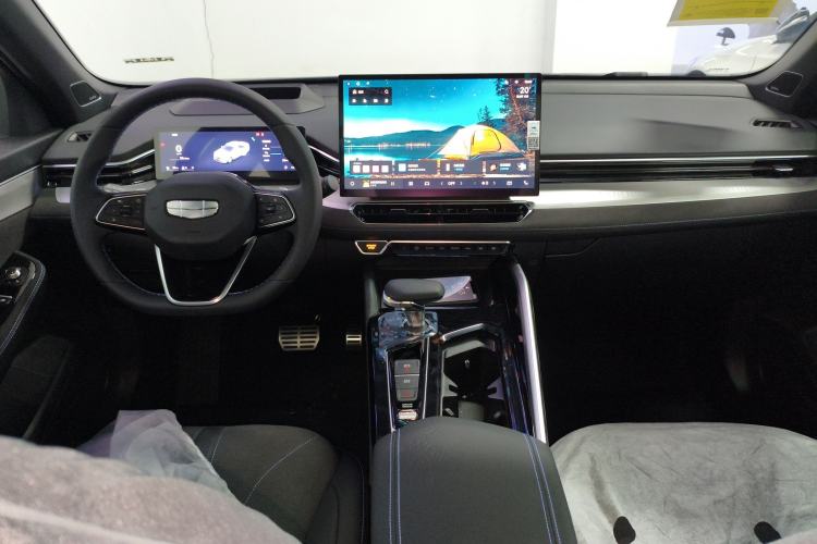 Used Geely Auto Preface 2025 Dongfang Yao 2.0TD Moonlight Edition Center Console