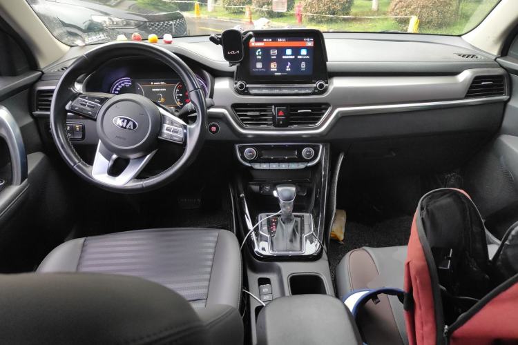 Used Kia Sportage R 2018 2.0L Automatic Smart Luxury Version China V Standard Center Console