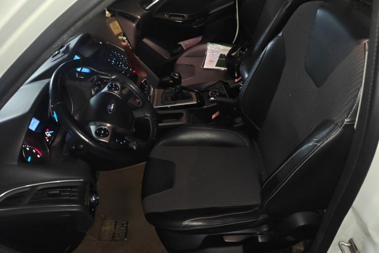 Used Ford Focus 2012 Sedan 1.6L Manual Fashion Edition
