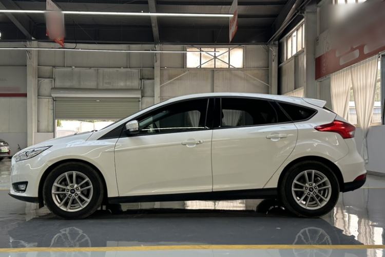 Used Ford Focus 2015 Hatchback EcoBoost 125 Automatic Supreme Style Edition