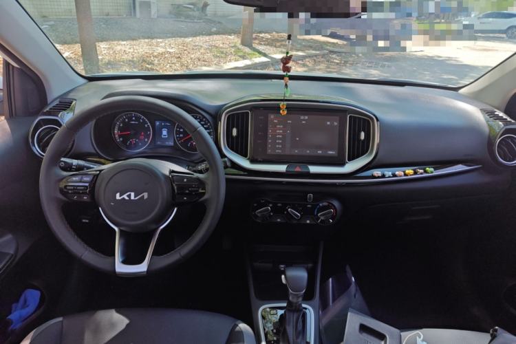 Used Kia kx1 Stonic 2021 1.4L CVT Fun Edition Interior 2