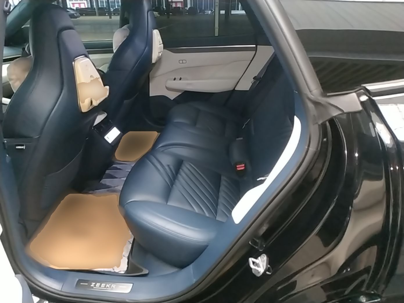 Zeekr 001 2024 YOU Edition 100 kWh All-Wheel Drive — снимка 20