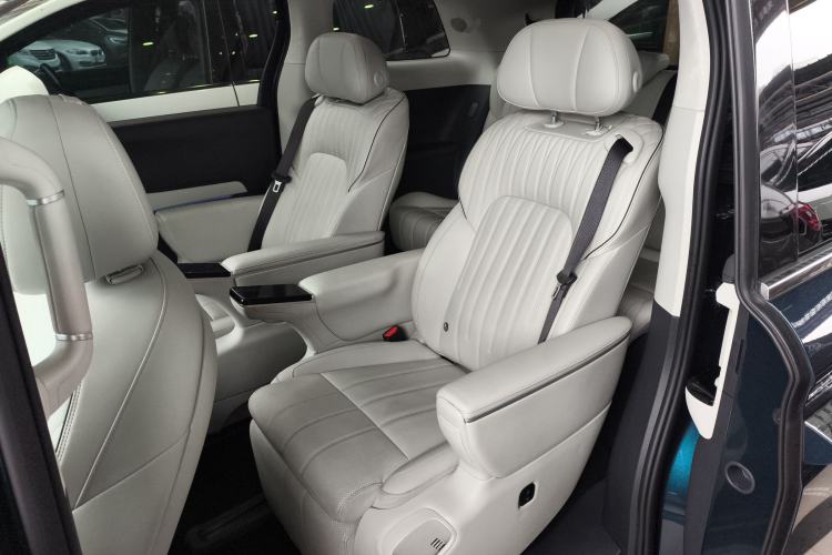 Used VOYAH Dream 2025 PHEV Four-Wheel-Drive Flagship Kunpeng Edition Left Rear Seat