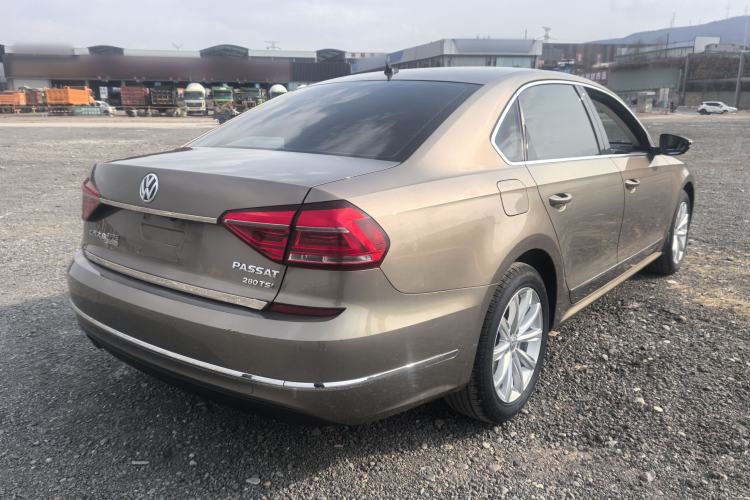 Used Volkswagen Passat 2017 280TSI DSG Luxury Edition
