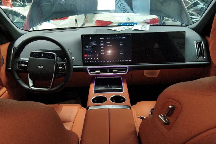 Used Li Auto L8 2024 Pro Model Center Console