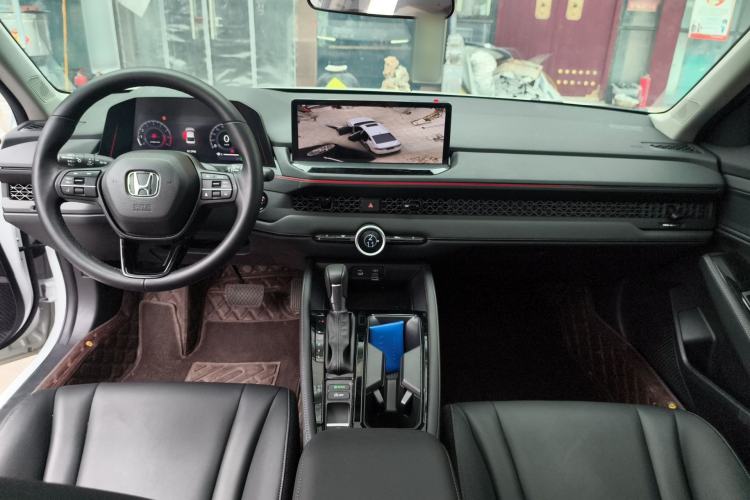 Used Honda Accord 2025 260TURBO Luxury Edition Center Console