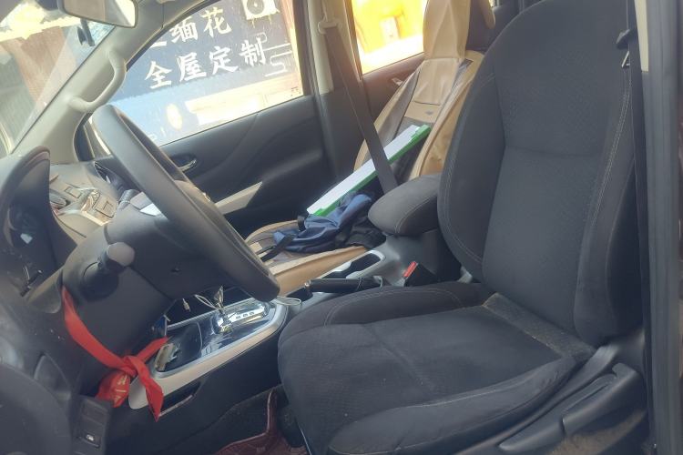 Used Nissan Navara 2017 2.5L Automatic 2WD Luxury Edition QR25 Left Front Seat