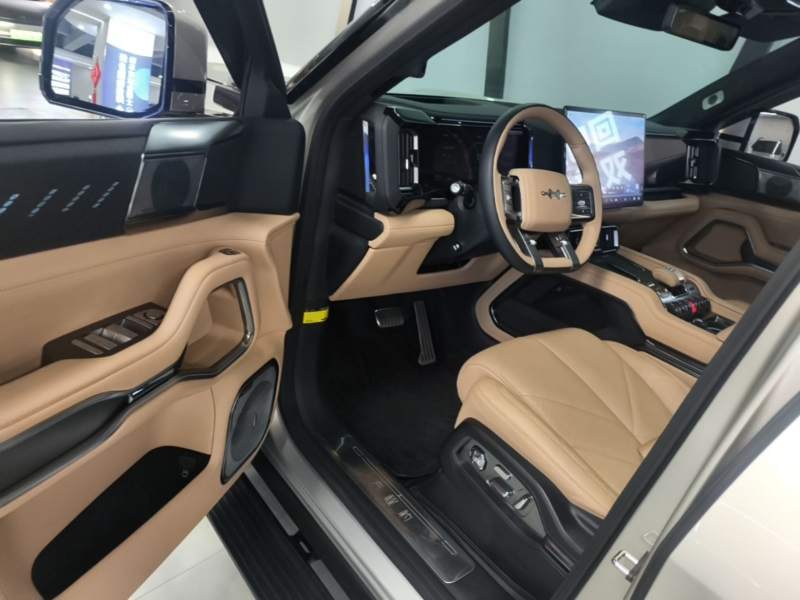Used Formula Leopard 8 2025 Smart & Brave Flagship Edition 7 Seats — 15