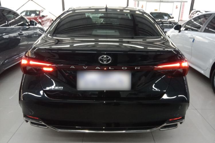 Used Toyota Avalon 2023 2.0L XLE Deluxe Edition