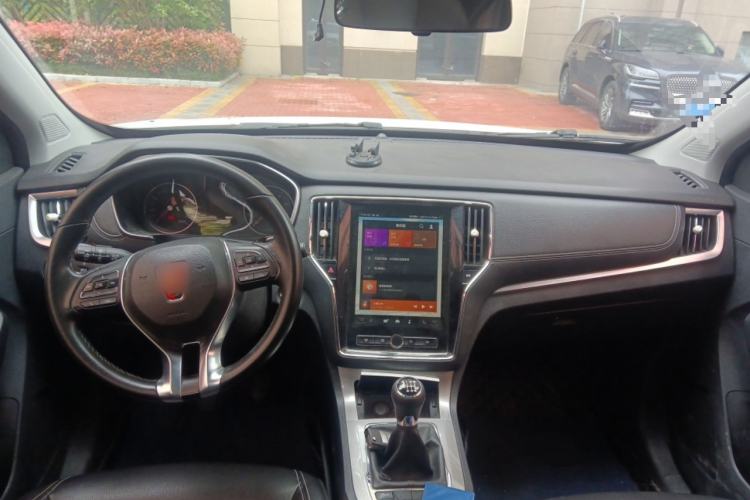 Used Roewe RX5 2018 20T Two-Wheel Drive Manual Internet Smart Edition Center Console