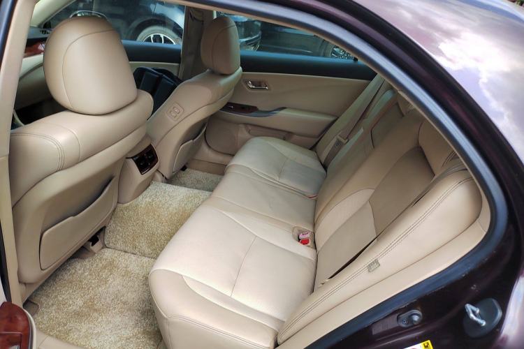 Used Toyota Crown 2012 2.5L Royal Leather Edition
