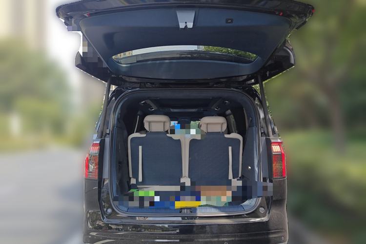 Used Zeekr 009 2022 WE Edition Trunk