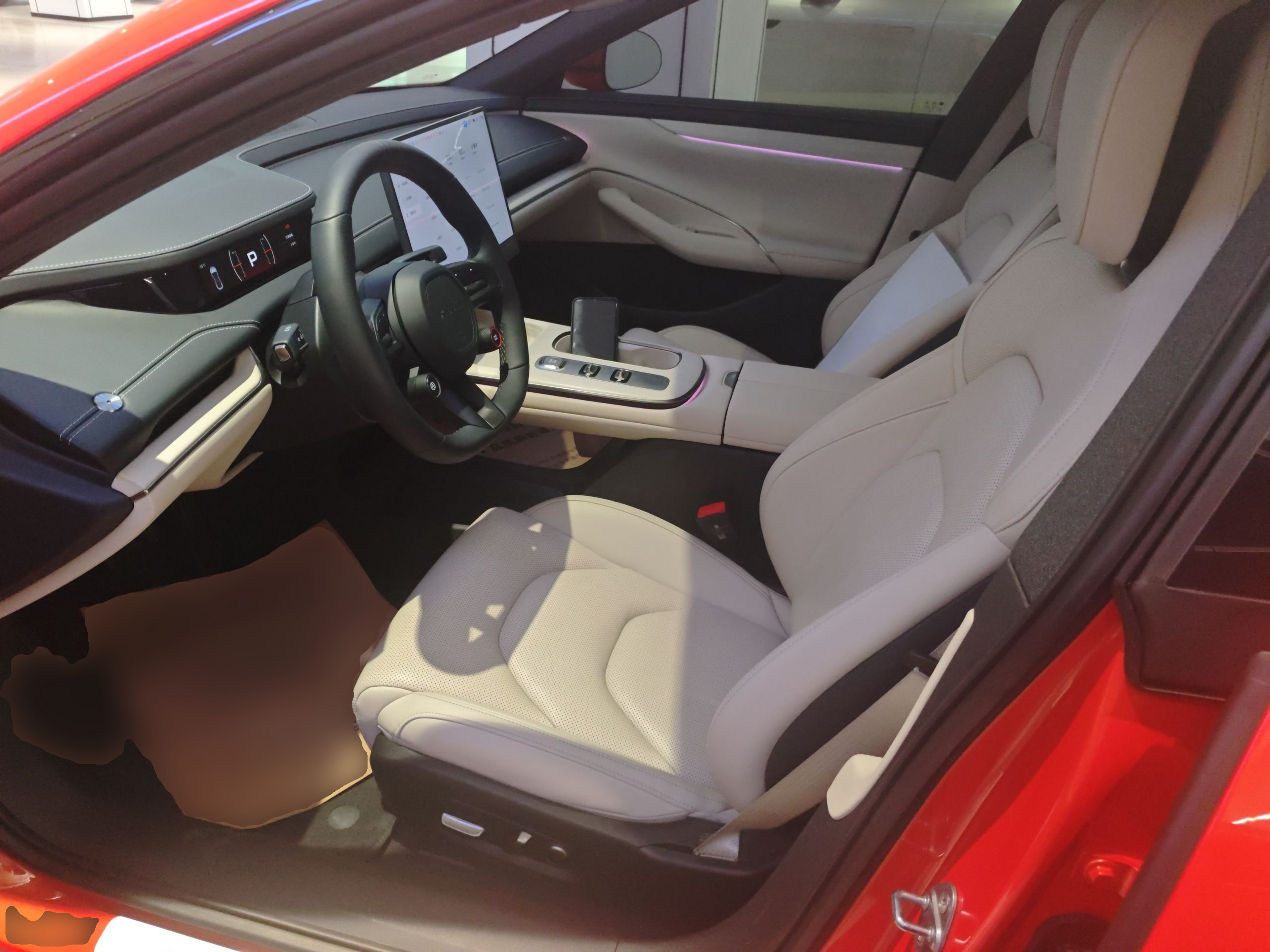 المقاعد الأمامية داخل السيارة