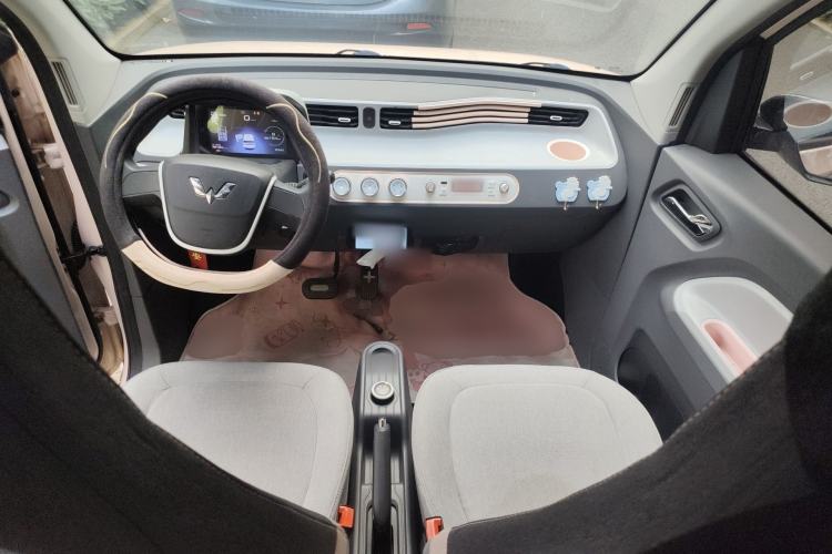 Used Wuling Hongguang MINIEV 2021 Macaron Premium Model – Lithium Iron Phosphate Center Console