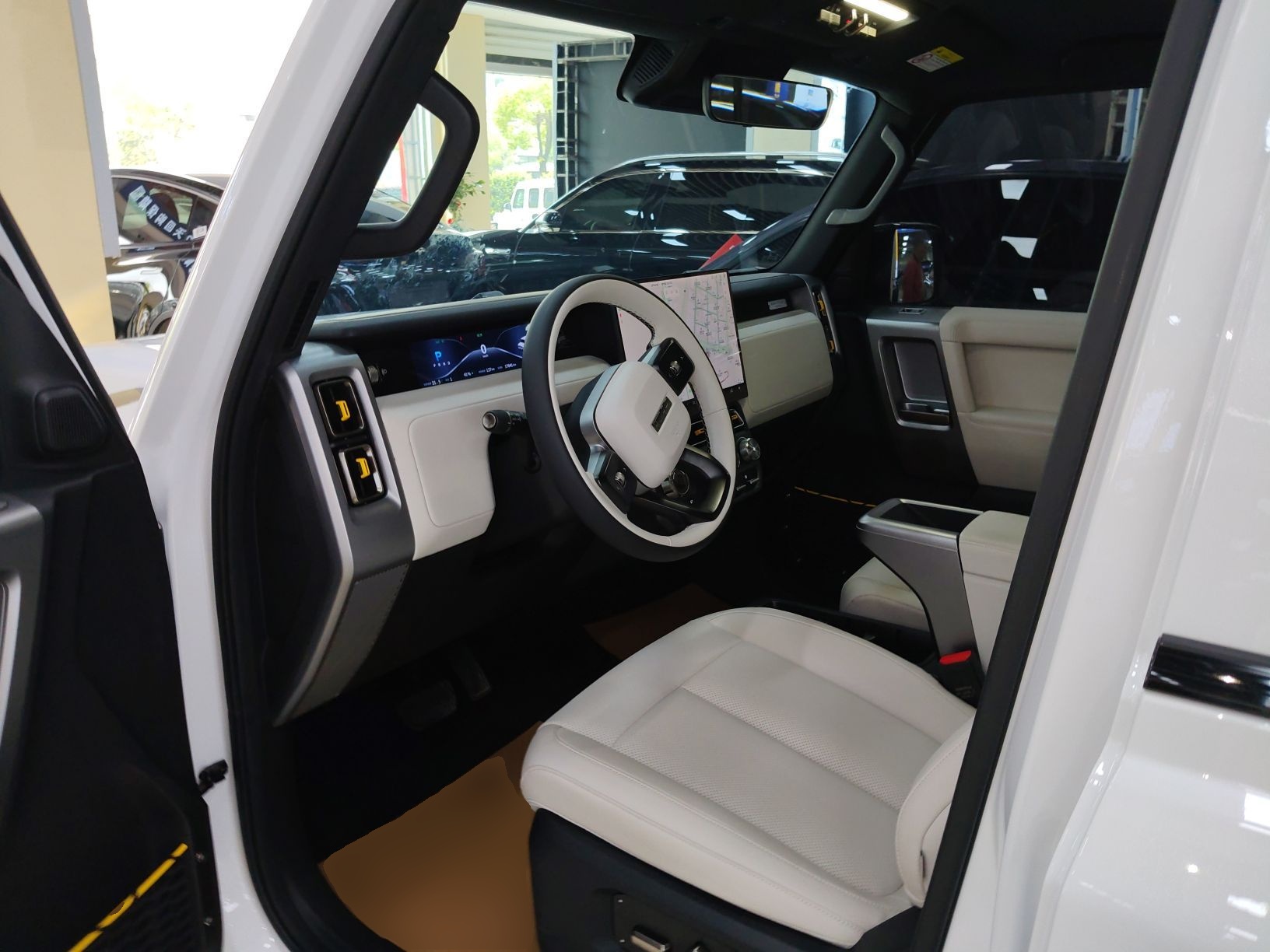 المقاعد الأمامية داخل السيارة