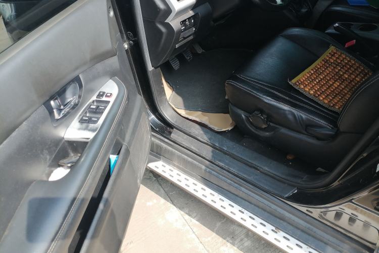 Used BYD S6 2013 Platinum Edition 2.0L Manual Luxury Model
