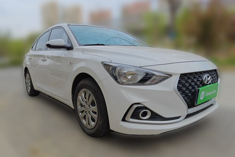 Used Hyundai Celesta 2017 1.6L Manual GL Delight Edition Front Right 45 Deg