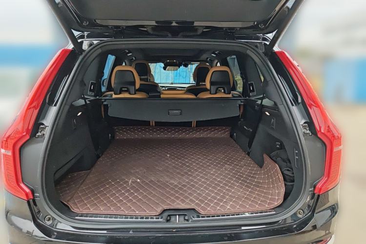 Used Volvo XC90 2018 T6 Prestige 7-Seater Trunk