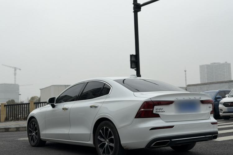 Used Volvo S60 2022 B4 Zhiyi Luxury Edition