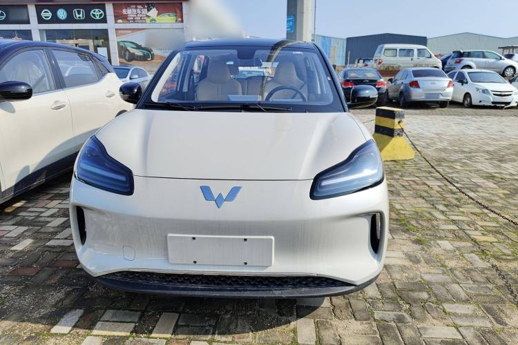 Used Wuling Bingo PLUS 2024 330 km Range Five-Seater Version
