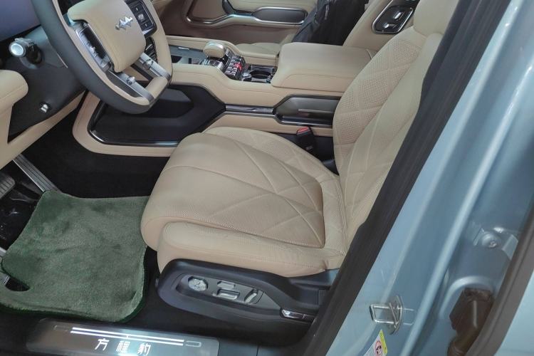 Used Formula Leopard 8 2025 Smart & Brave Flagship Edition 7 Seats
