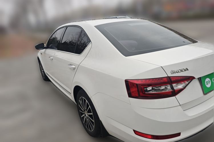 Used Skoda Octavia 2018 1.6L Automatic Luxury Edition
