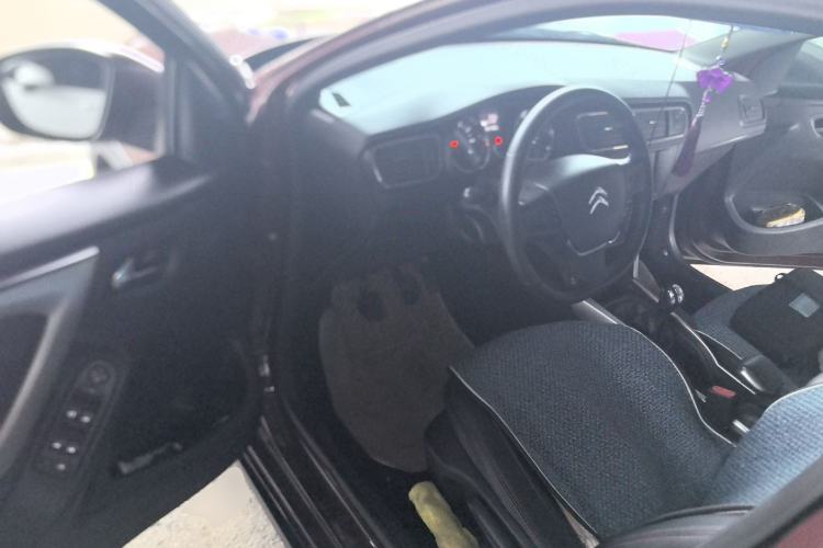 Used Citroen C3-XR 2015 1.6L Manual Pioneer Model Driver Seat