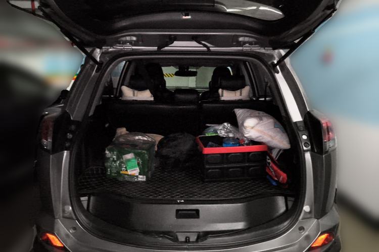 Used Toyota RAV4 2019 2.0L CVT Two-Wheel Drive Fashion X Limited Edition China VI Standard Trunk