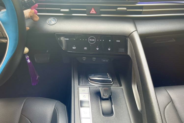 Used Hyundai Elantra 2022 1.5L CVT LUX Prestige Edition