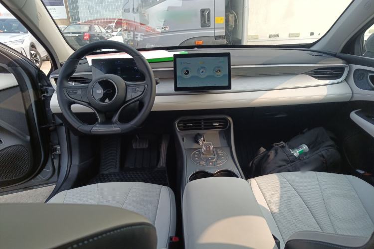 Used BYD Seal 05 DM-i 2025 DM-i Smart Drive 55KM Luxury Model Center Console